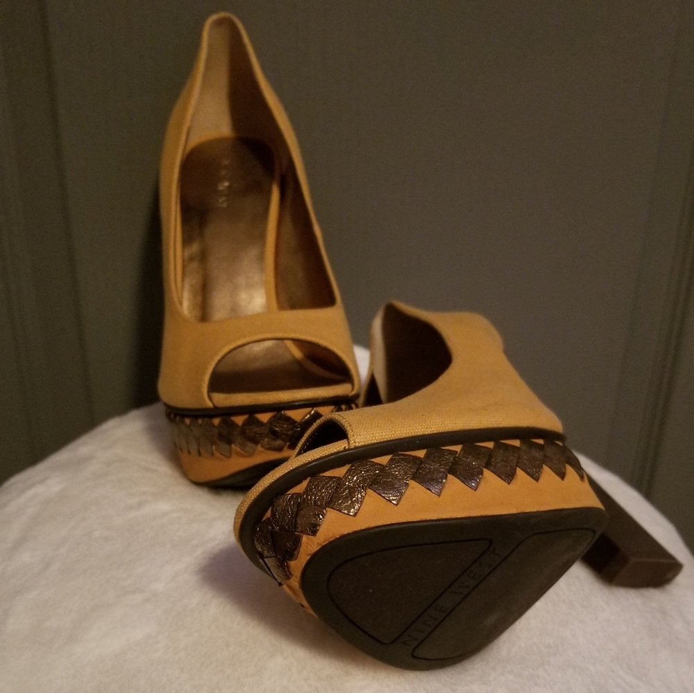 Shoe - Picture 5 of 6